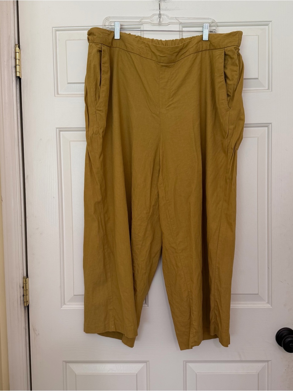 Old Navy Women’s Lightweight Mustard Pull on Wide Leg Pants Size 20W 20 Plus